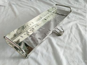 Kệ gia vị 1 tầng tấm inox 304 có móc treo